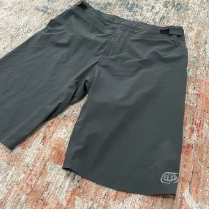 Troy Lee Designs mountain bike shorts : Drift. Mens 34 carbon color